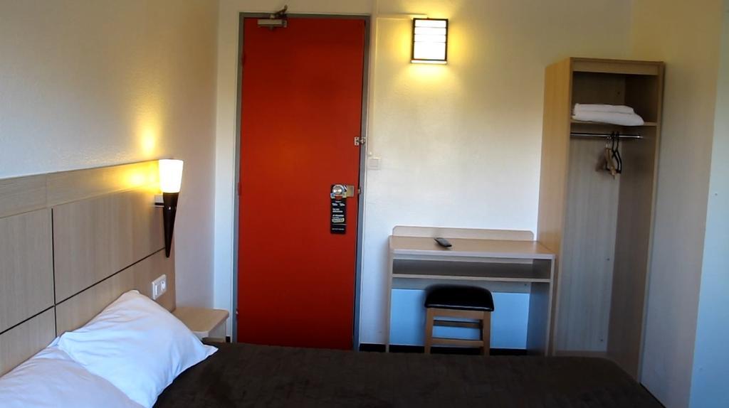 Hotel Class'Eco Courcouronnes Экстерьер фото