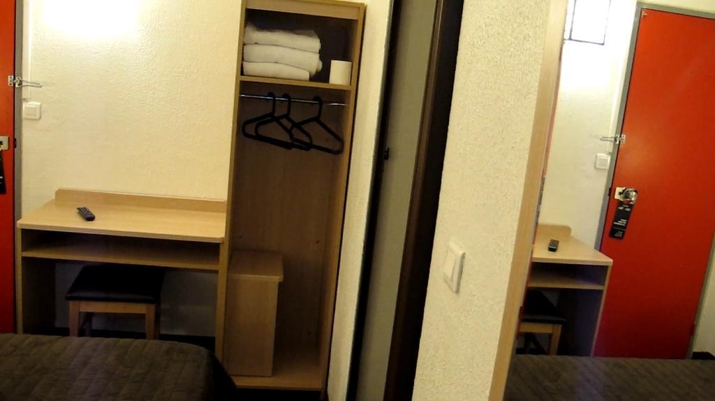 Hotel Class'Eco Courcouronnes Экстерьер фото