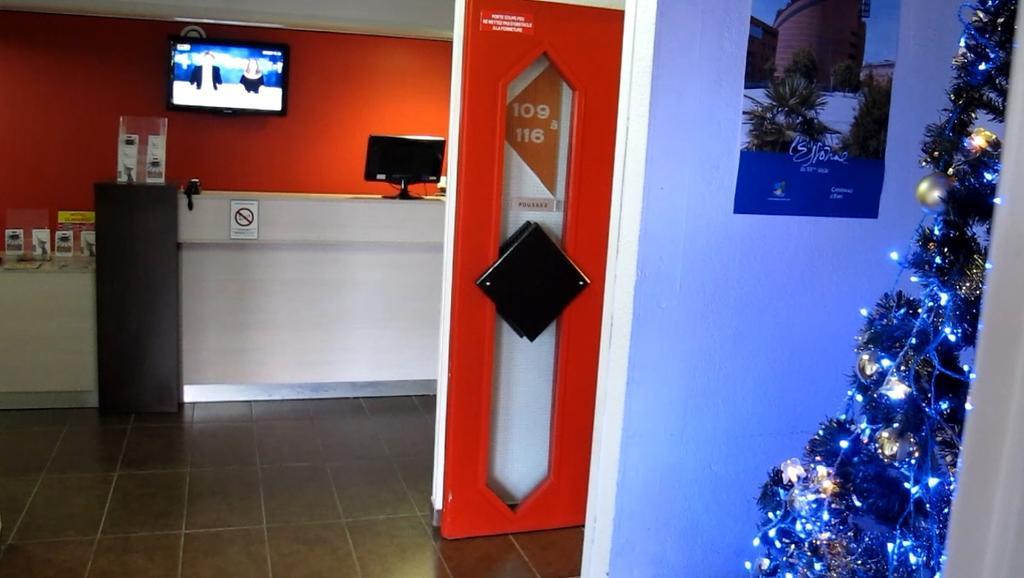 Hotel Class'Eco Courcouronnes Экстерьер фото